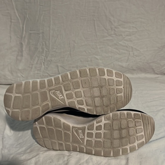 Nike Roshe One Black Running Shoe Sneakers Size 10 - Picture 6 of 9